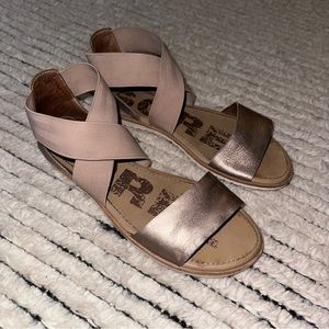Sorel Ella II sandal size 8 in tan/gold